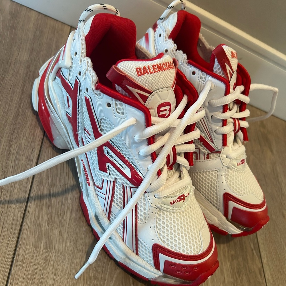 Balenciaga Runners Size 39